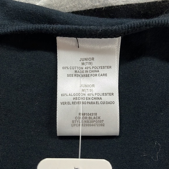 Cute dress with 2 pockets.  New but no tags - Picture 3 of 4